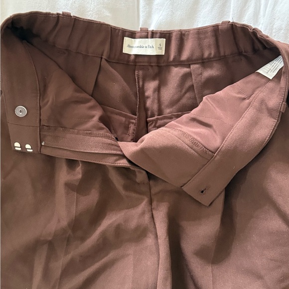 Abercrombie & Fitch Brown Trouser Shorts - Picture 4 of 4